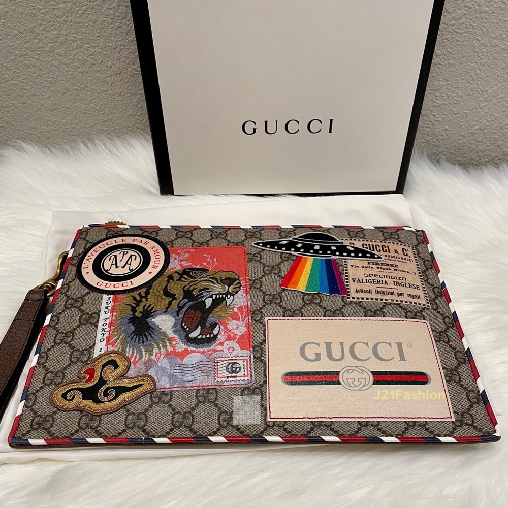 NEW Authentic Gucci Courrier GG Supreme Pouch - Picture 6 of 11